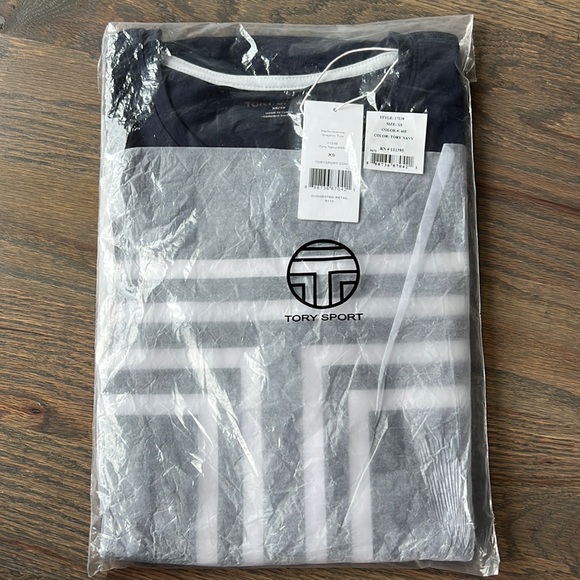 NWT - Tory Sport Performance Graphic Top - Picture 8 of 8